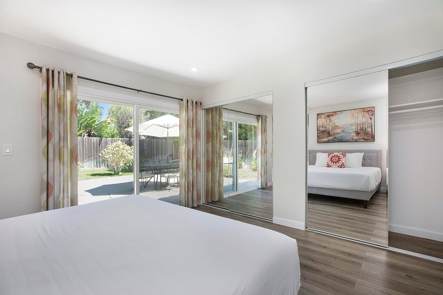 A king bed designed for those who appreciate extra space, cozy comfort, and effortless style.