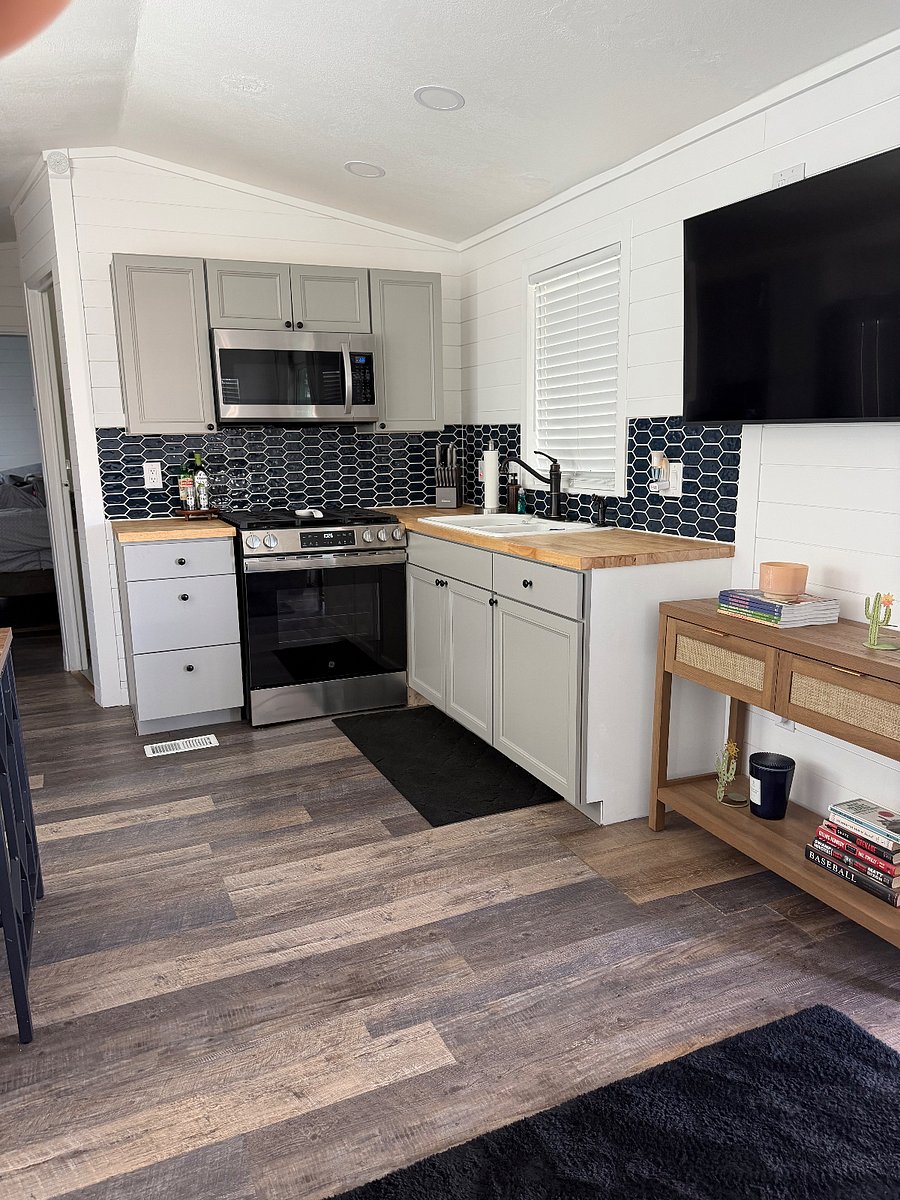 Furnished Finder property 1031198_1 photo 2