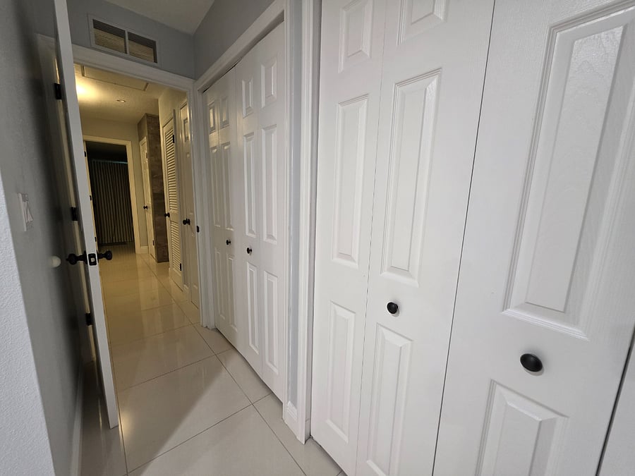 MASTER ROOM