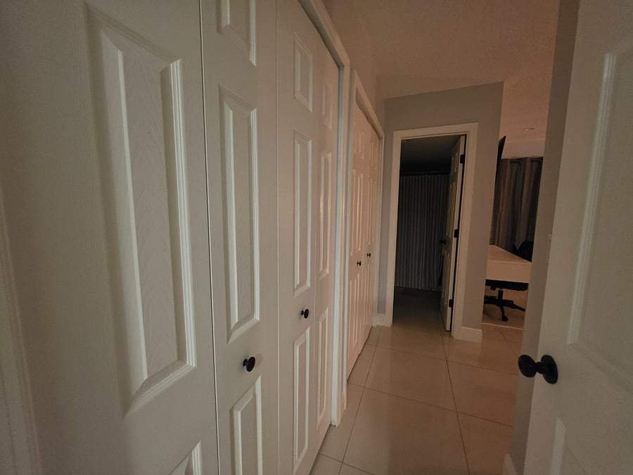 MASTER ROOM