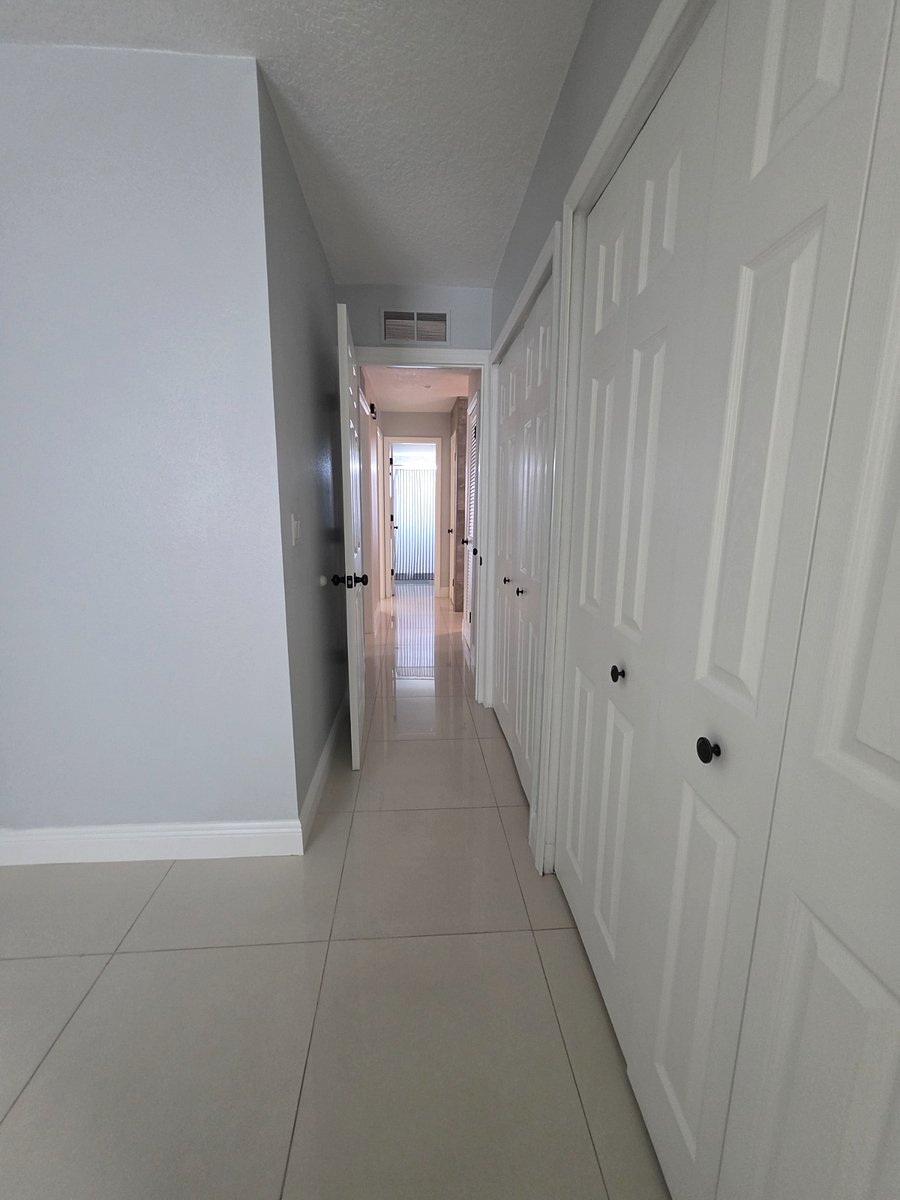 MASTER ROOM