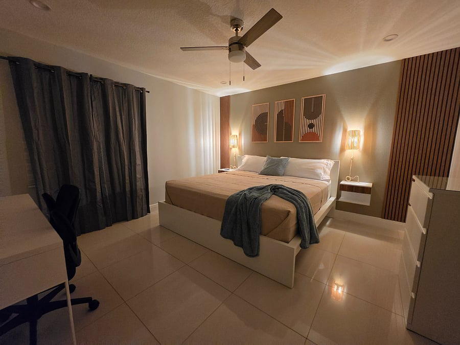 MASTER ROOM