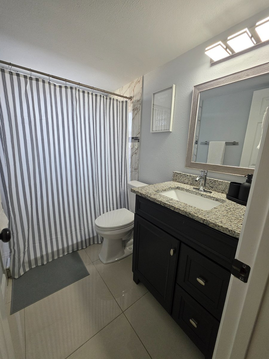 BATHROOM 2
