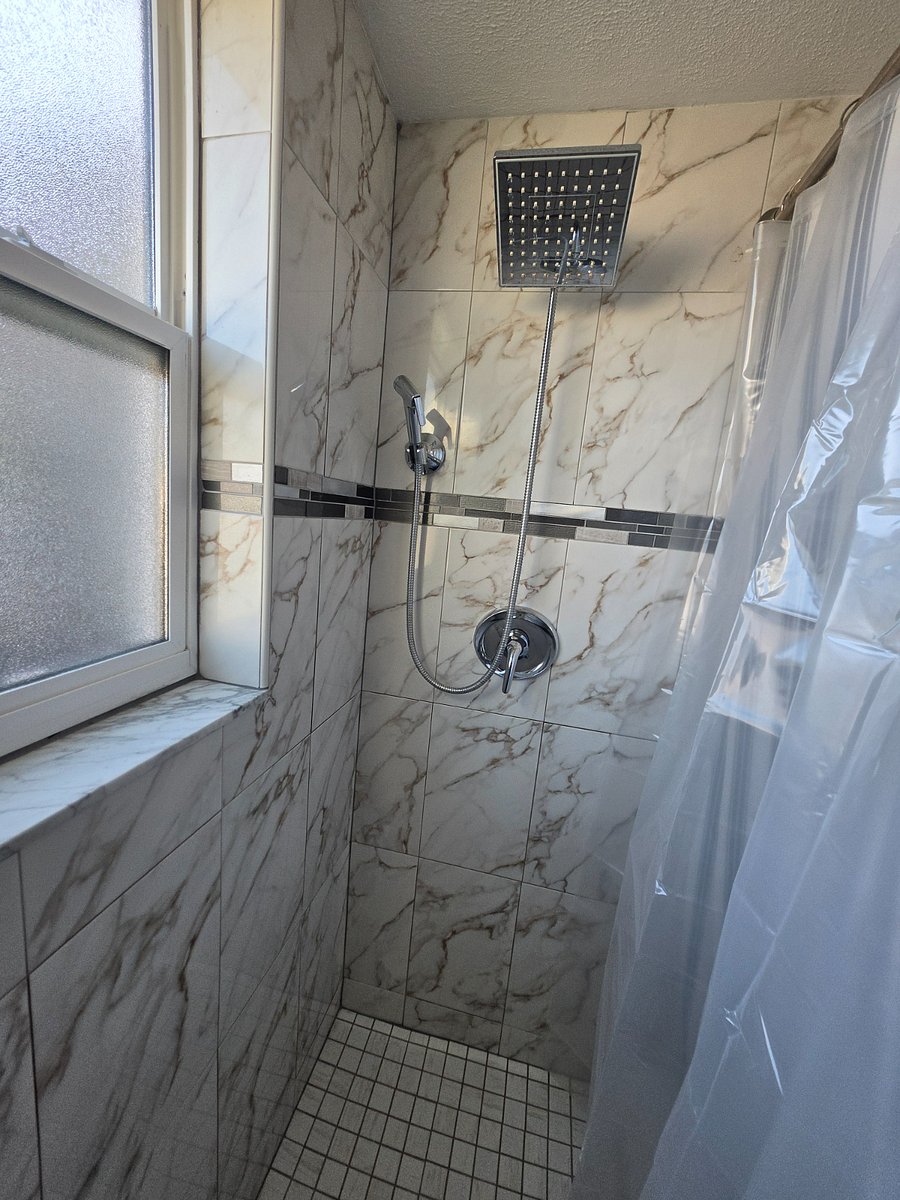 BATHROOM 2