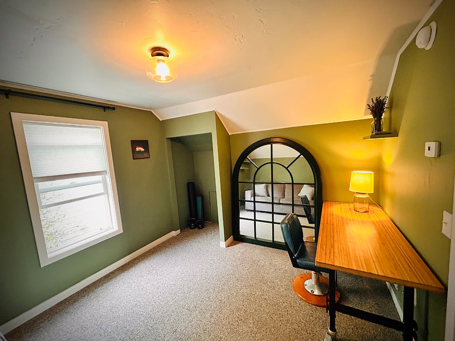 Guest bedroom 