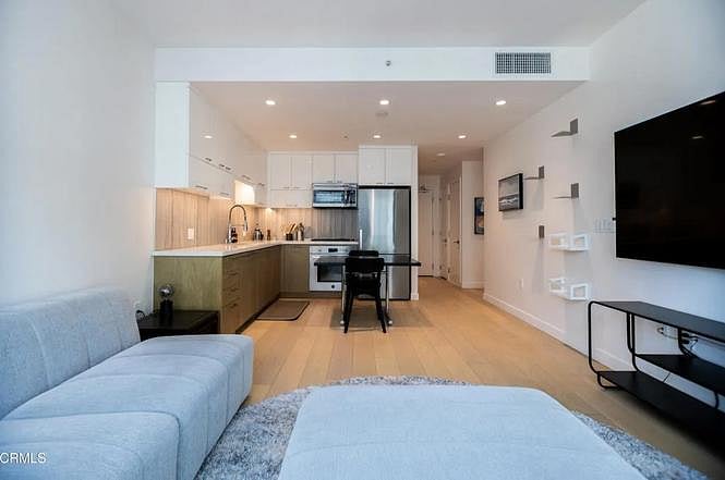 Furnished Finder property 1031488_1 photo 2