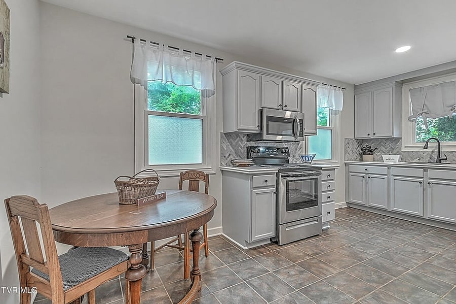 Furnished Finder property 1031515_13 photo 5