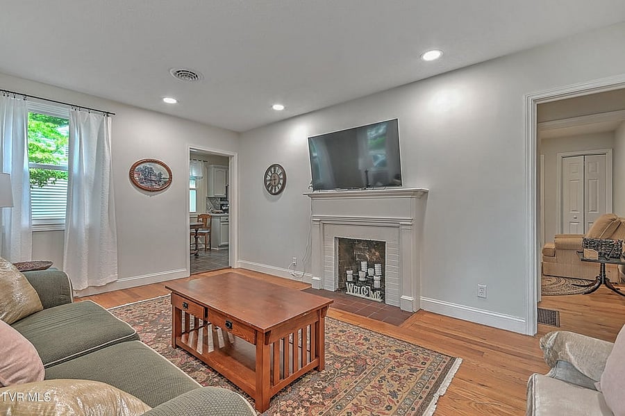 Furnished Finder property 1031515_13 photo 4