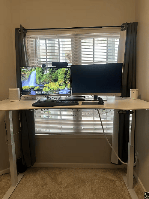 Dual monitors with electric adjustable professional desk