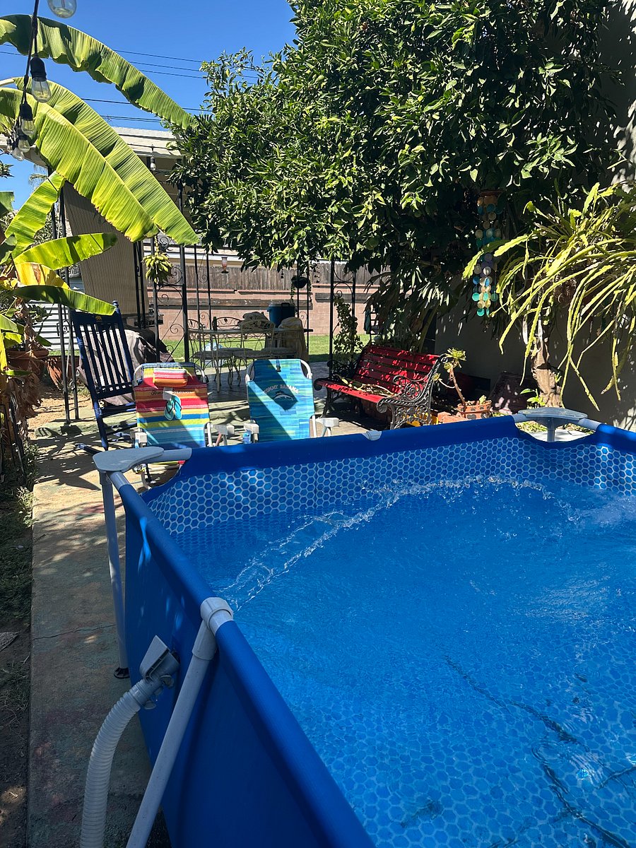 above ground pool just enough for sitting and cooling off
with filfration system