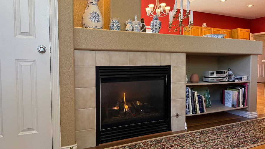 Gas fireplace