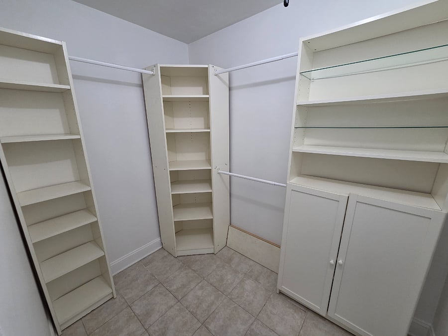 Walk-in Closet