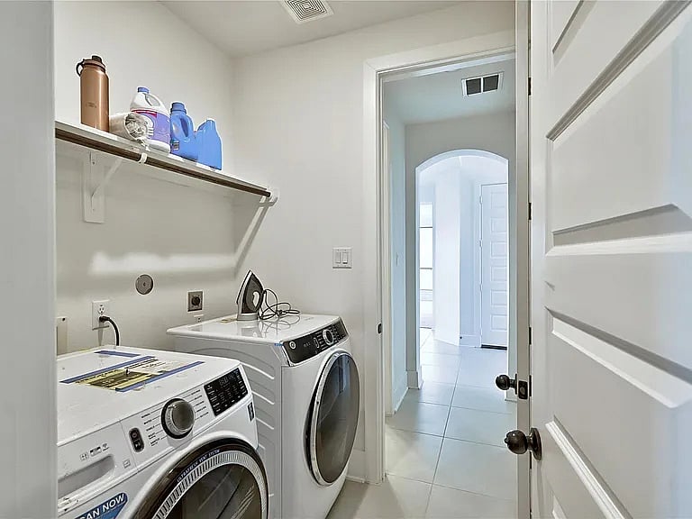 Furnished Finder property 1031926_1 photo 12