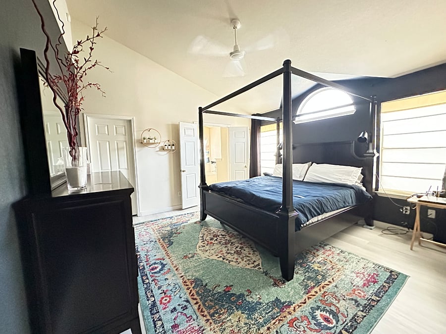 Master Bedroom w/ King Bed