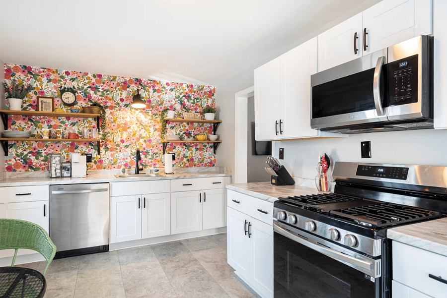 Full sized appliances and kitchen equipped with all that you need