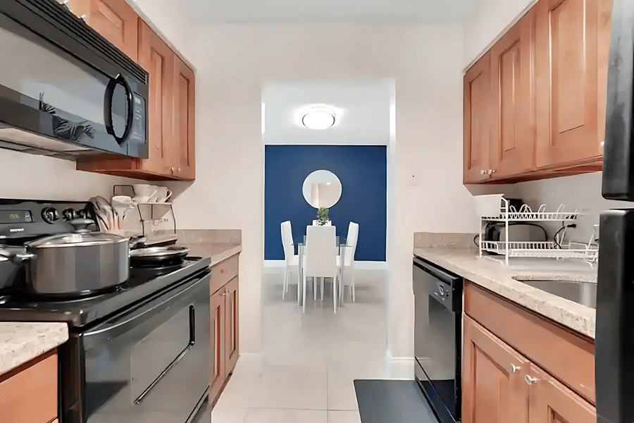Furnished Finder property 1032134_11 photo 15
