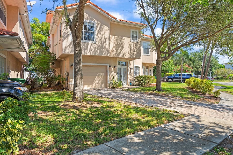 Furnished Finder property 1032136_1 photo 2