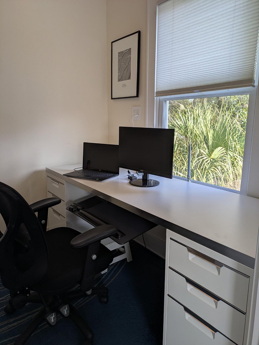 Primary suite office
