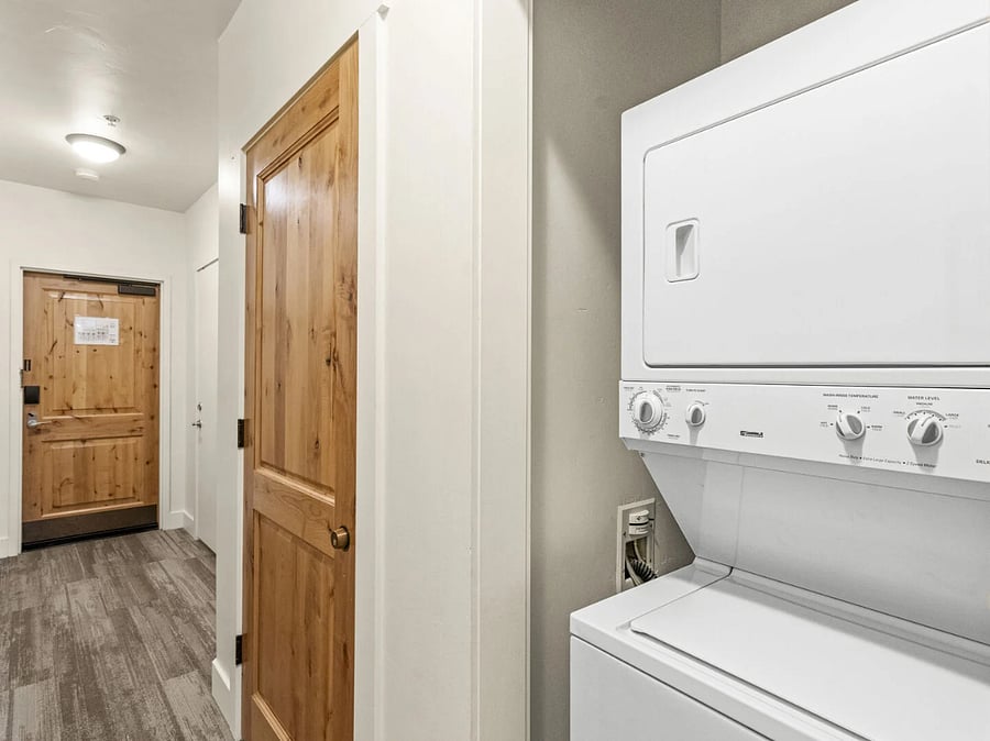 Private Laundry