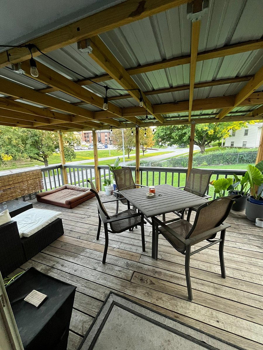 covered back porch. 