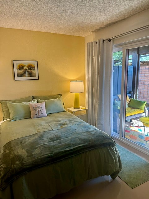 Garden bedroom Full/Double