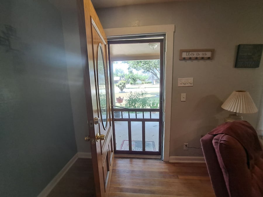 Entrance door with screen.