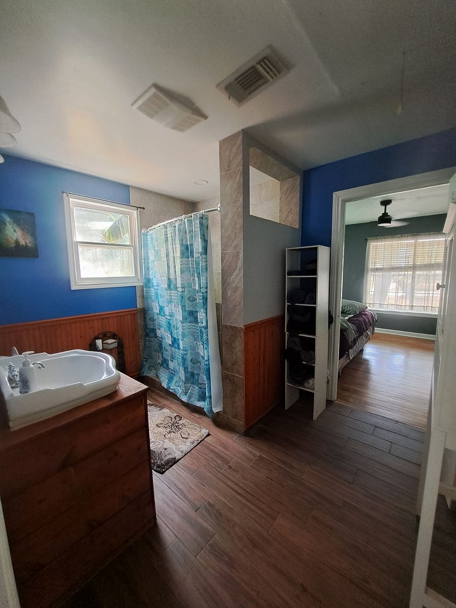 Bathroom Entrance 1