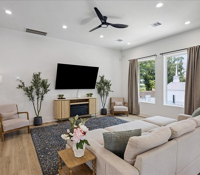 Furnished Finder property 1032294_1 photo 3