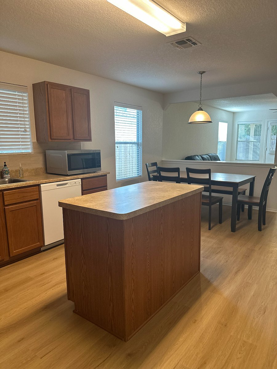 Furnished Finder property 1032317_1 photo 3