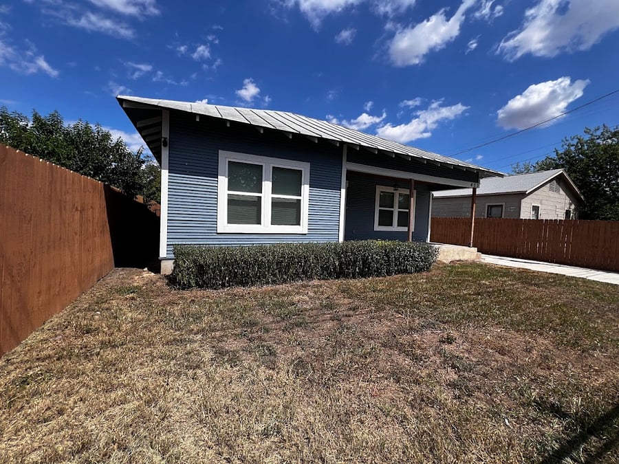 Single-story home. Includes regular lawn mowing.