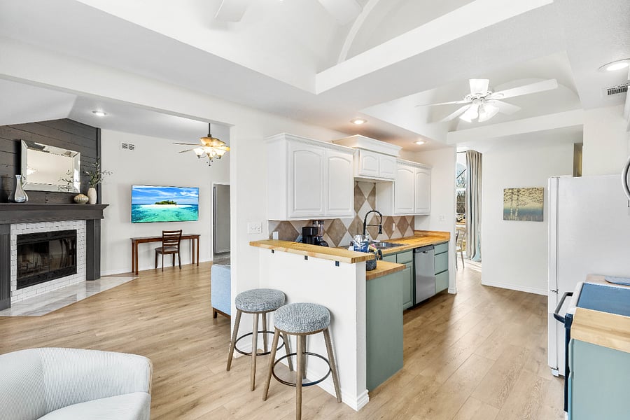 Kitchen bar