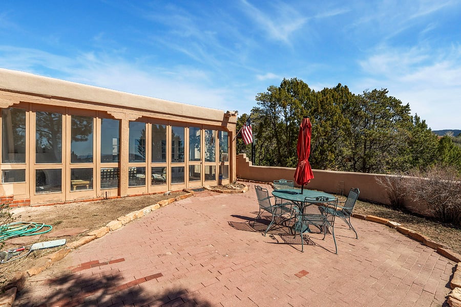 Back Exterior / Dining Table with Beautiful Views