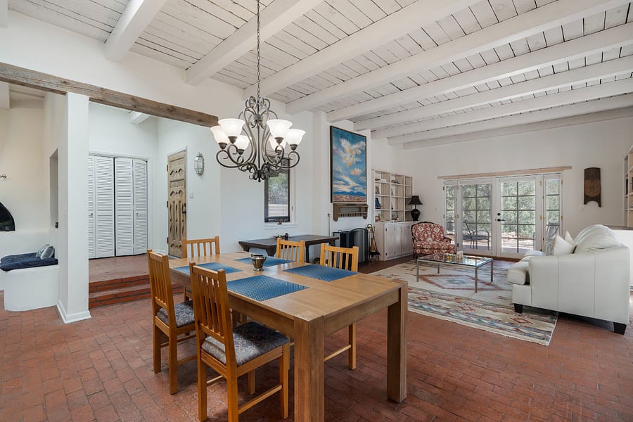Dining Table / Living Area