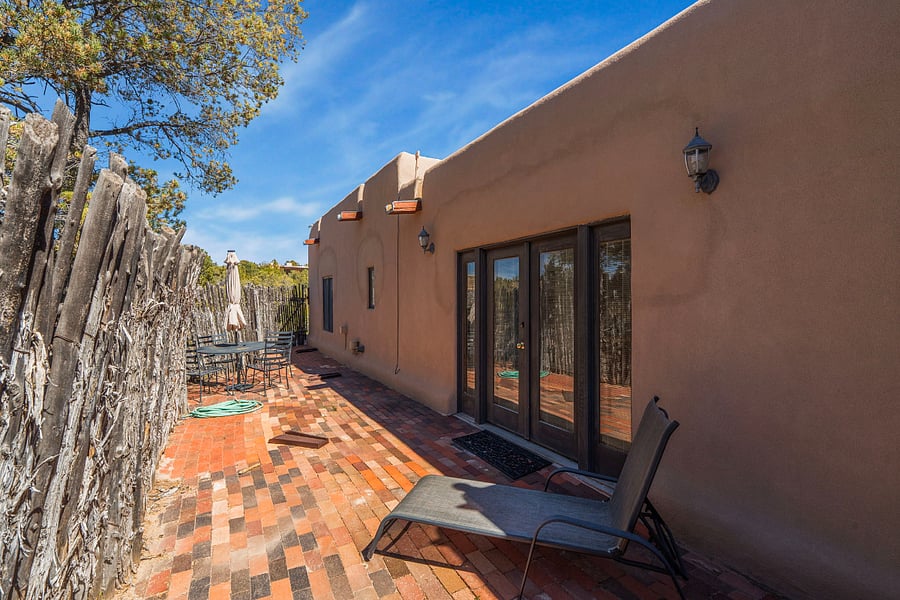 Exterior / Side Yard