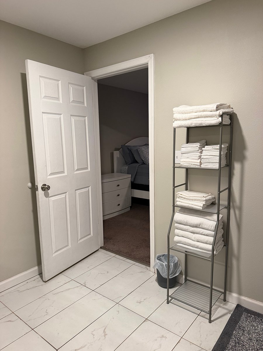 Furnished Finder property 1032404_1 photo 31