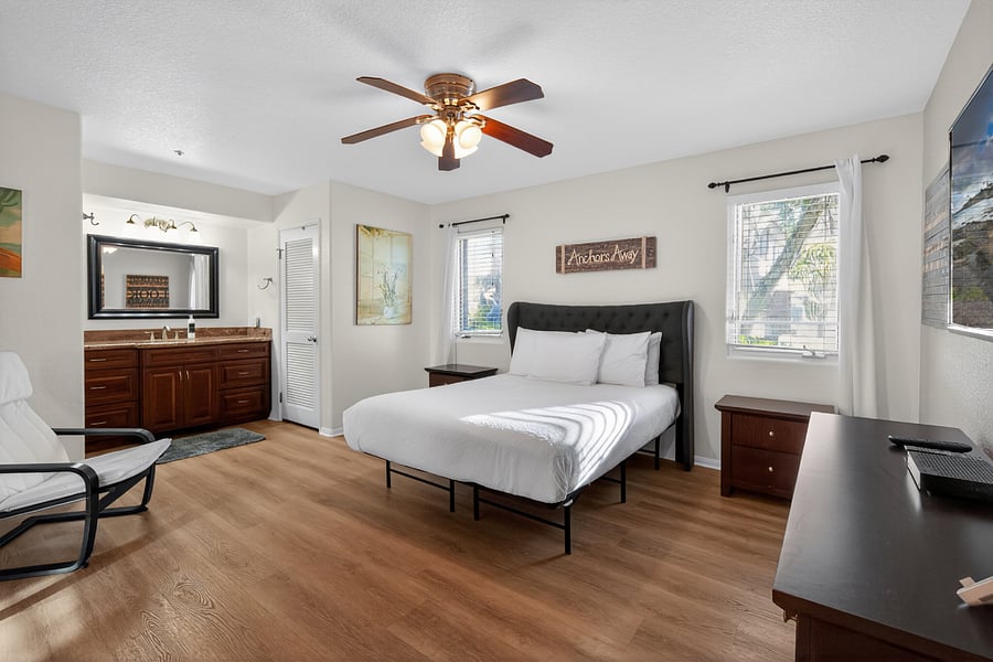 Primary Bedroom / King Bed
