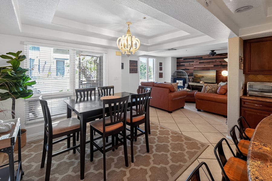 Dining Area / Table for 6 / Living Area