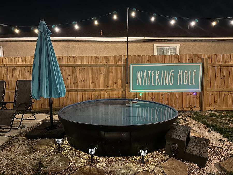 dipping pool, cold plunge 