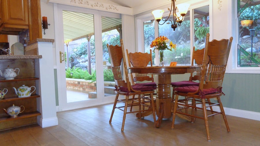 Dining Table is set up for four and has a leaf to extend the dining for 6-8 people. There is outside dining with a shading pergola as well.