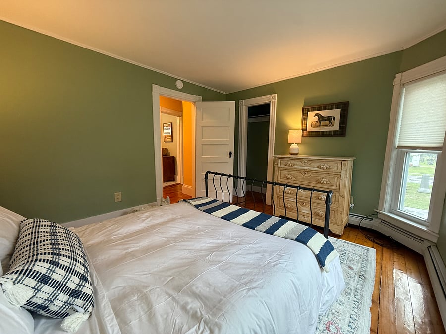 Queen sized bed, dresser and closet