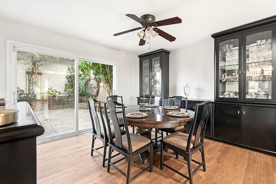 Dining Room overlooking the entry courtyard / Patio 