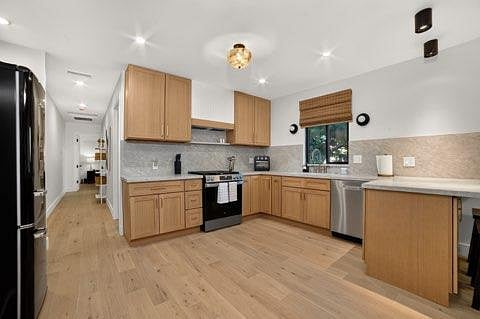 Furnished Finder property 1032683_2 photo 9
