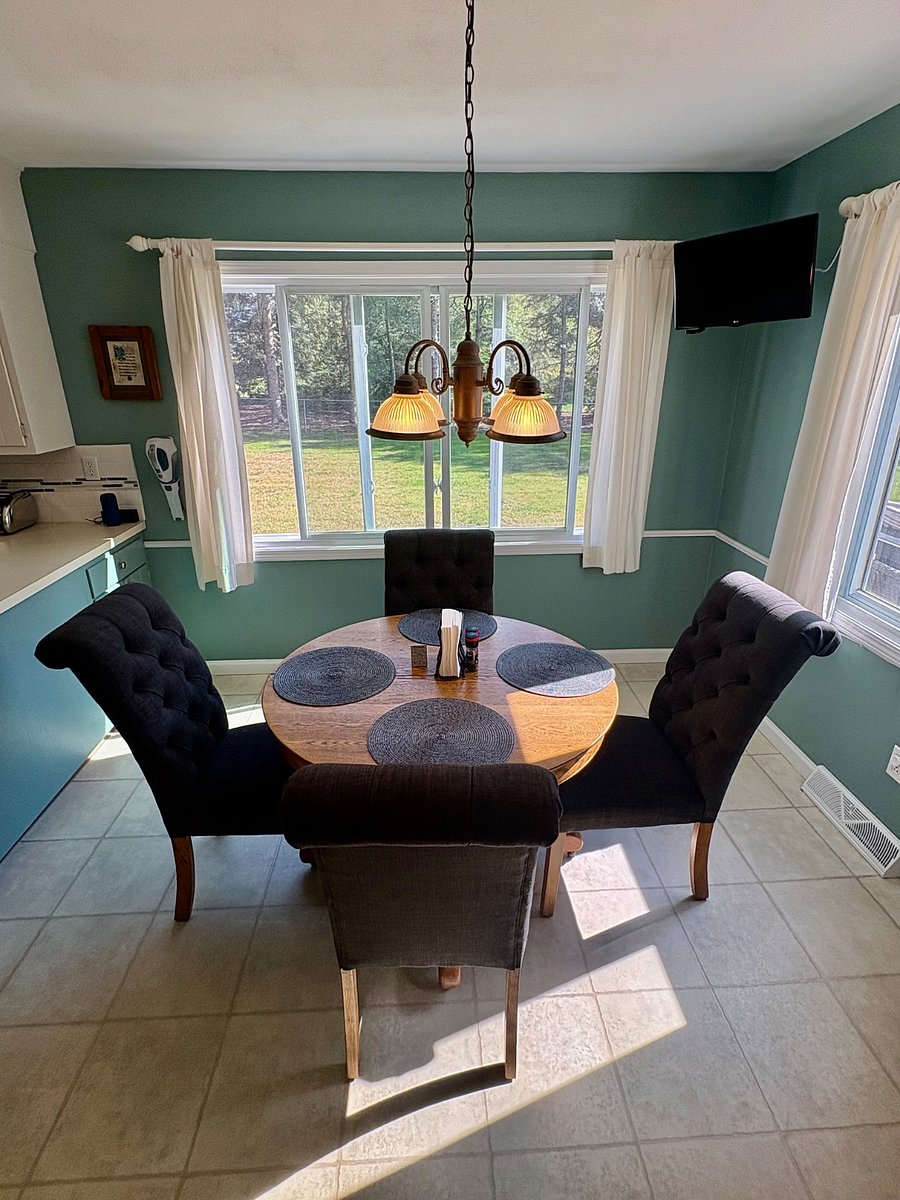 Kitchen Table 