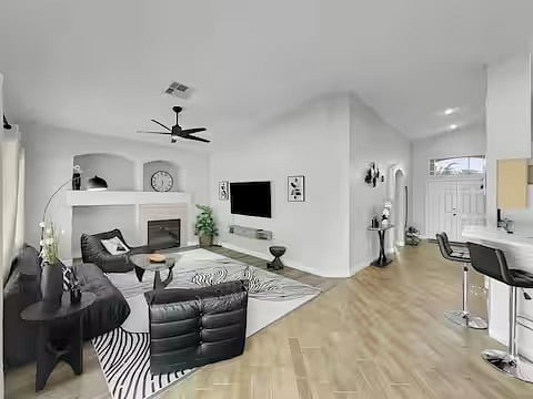 Furnished Finder property 1032752_1 photo 3