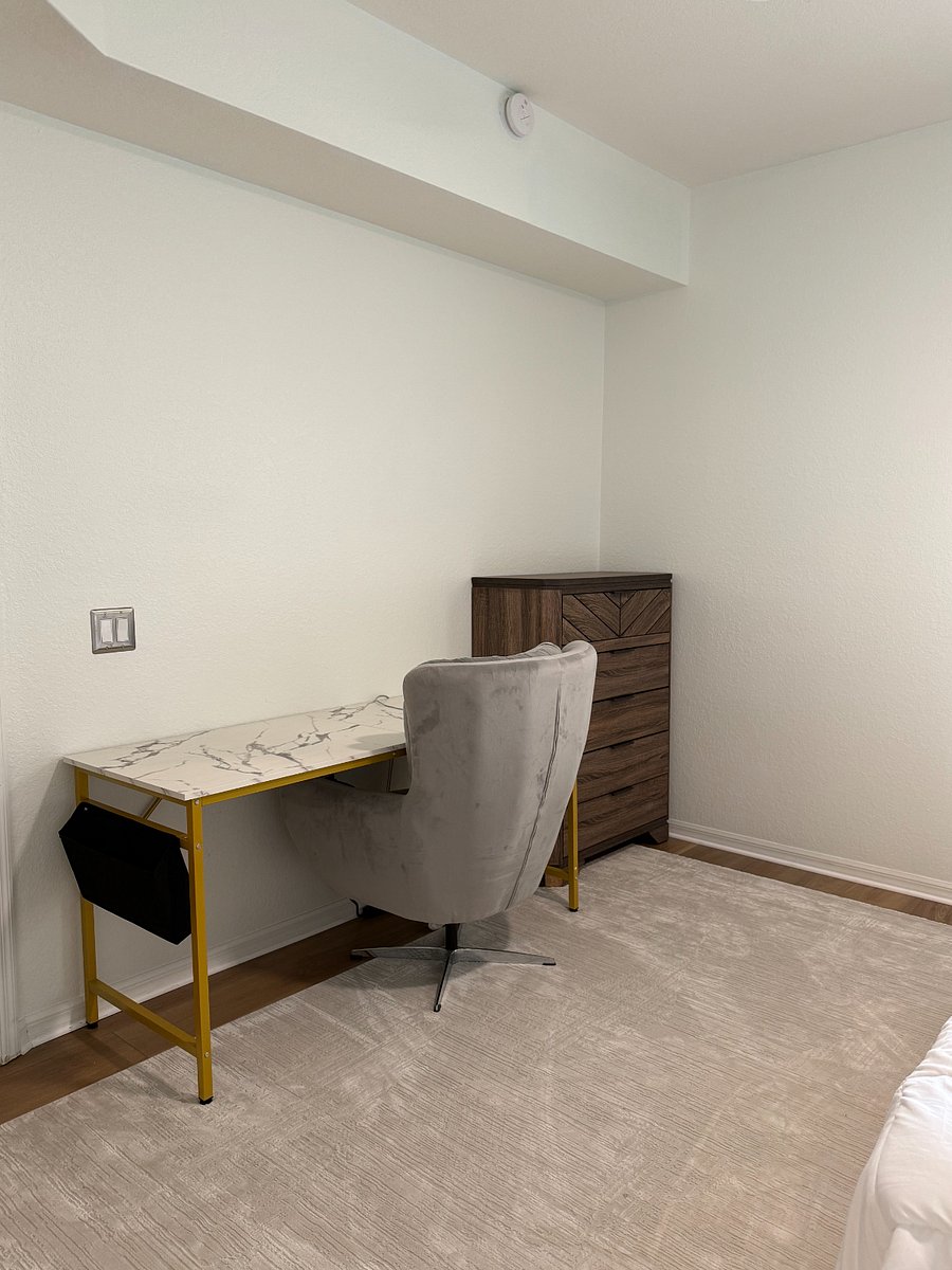 primary bedroom- workspace