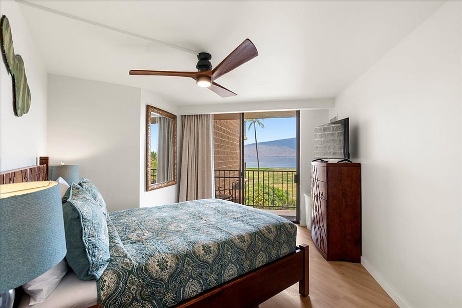 Wake up to spectacular views of the ocean and mountains right from bed. The ultimate island backdrop to start every morning.