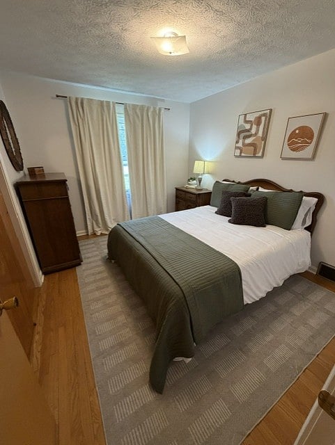 Main floor queen bedroom.