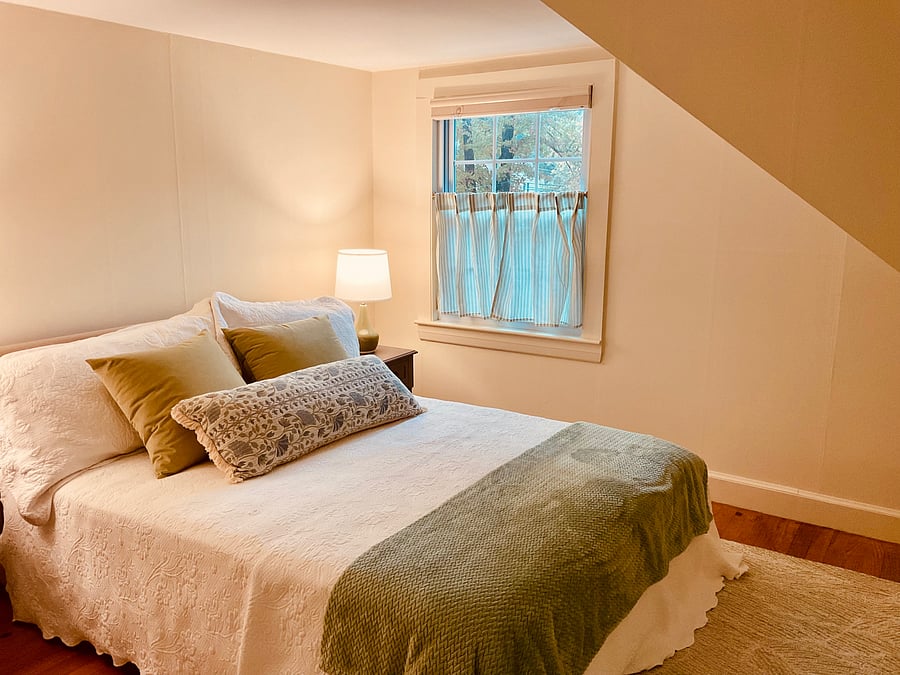 Second bedroom with full-size bed