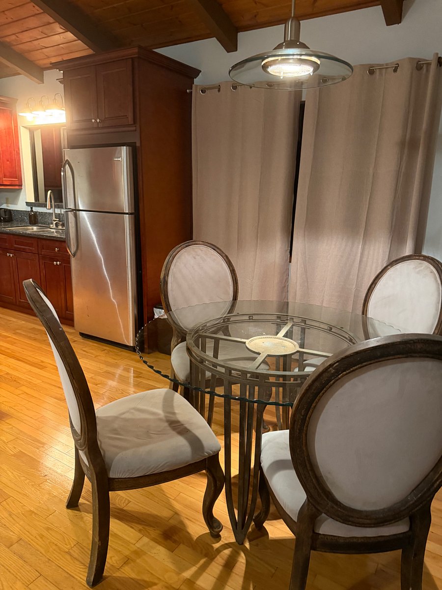 One bedroom apartment
Upper level
Dining area