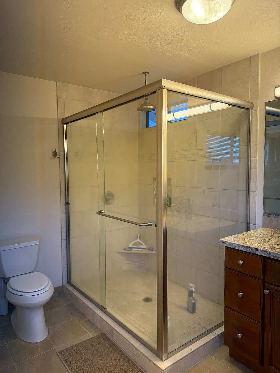 Master bedroom suite
Bathroom shower